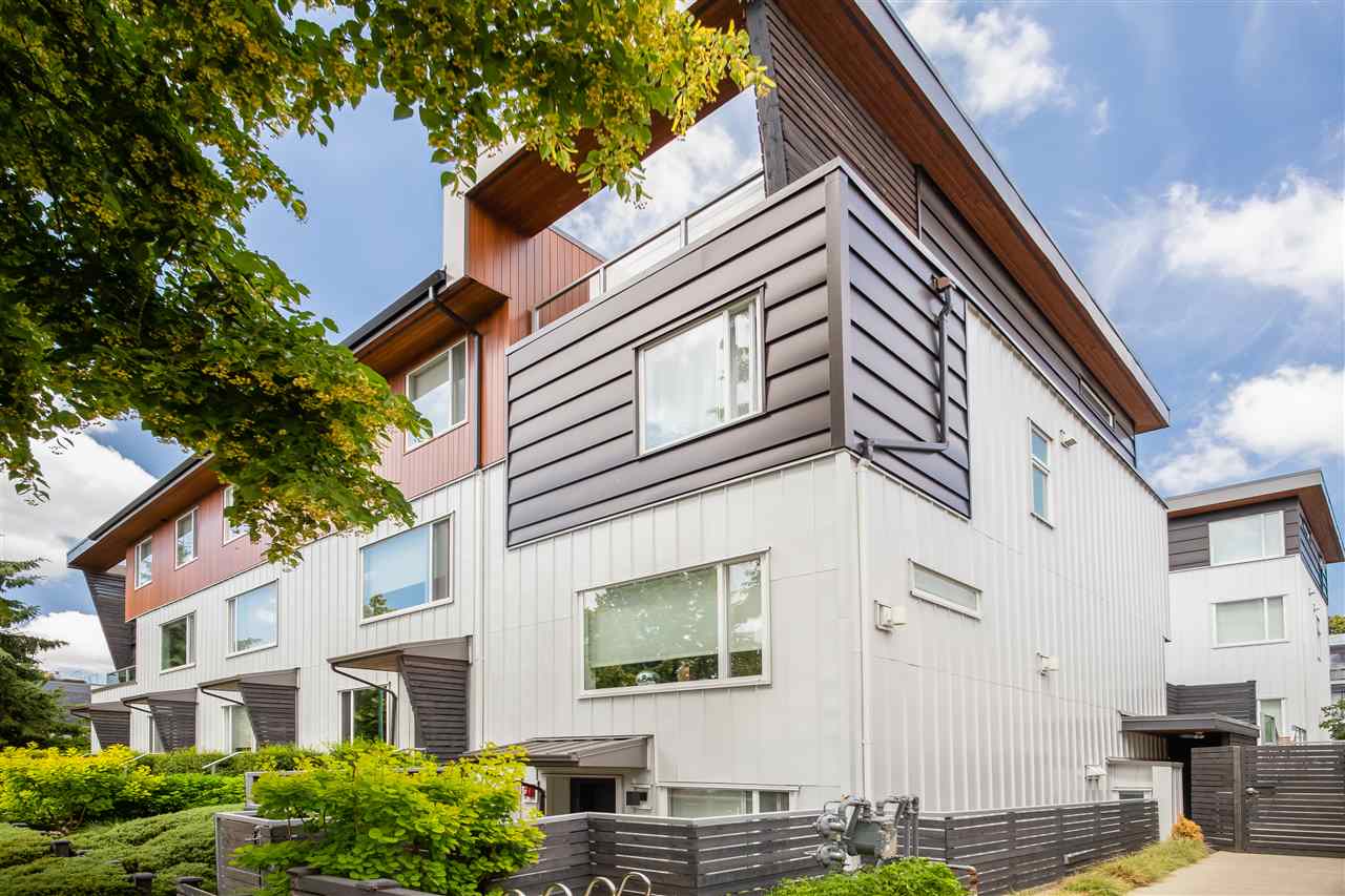 Main Photo: 214 455 E 16TH AVENUE in Vancouver: Mount Pleasant VE Condo for sale (Vancouver East) : MLS®# R2286335