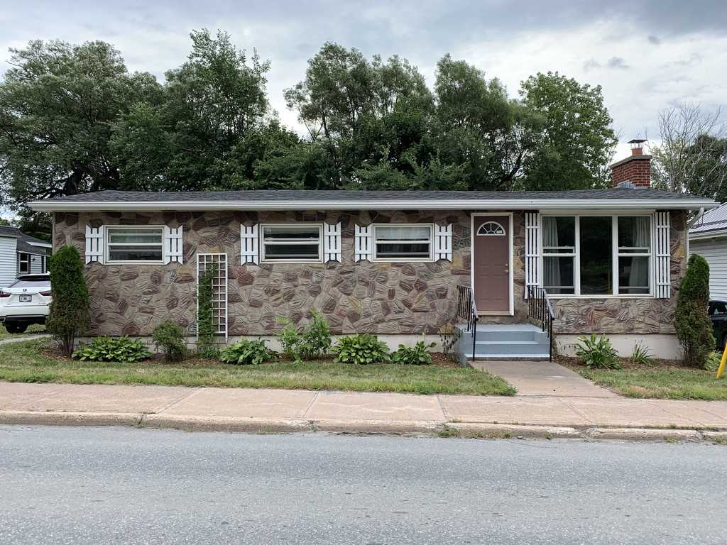 FEATURED LISTING: 333 South Foord Street Stellarton