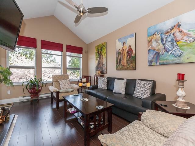 Main Photo: # 404 9688 148TH ST in Surrey: Guildford Condo for sale (North Surrey) : MLS®# F1402354