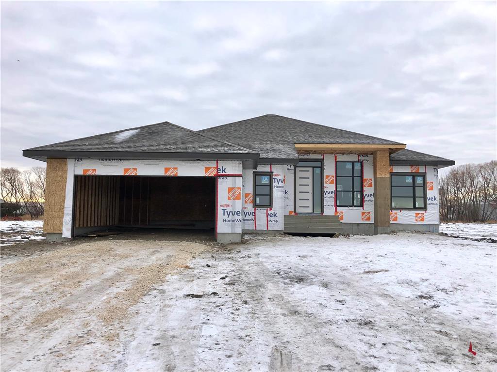 FEATURED LISTING: 21 Bridlewood Way Oak Bluff