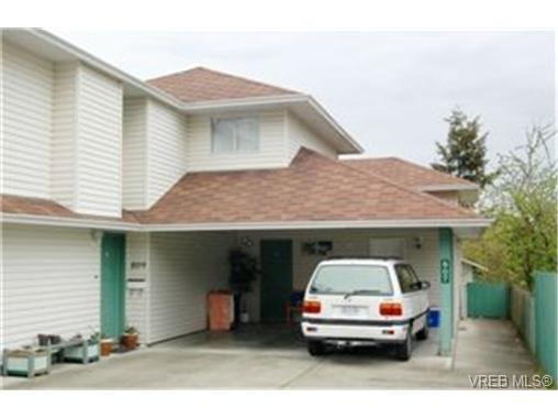 FEATURED LISTING: 807 Lampson Street VICTORIA