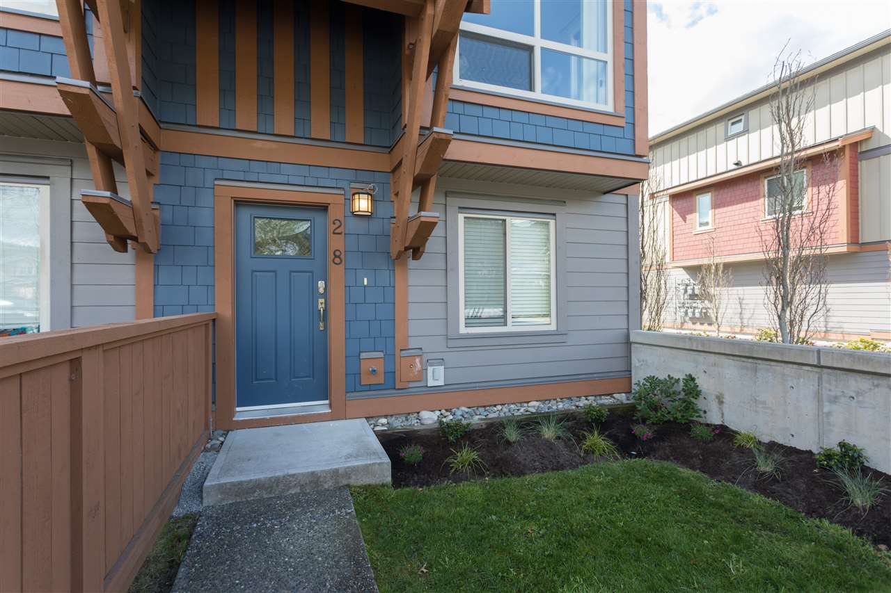 Main Photo: 28 40653 TANTALUS ROAD in Squamish: Tantalus Townhouse for sale : MLS®# R2259365