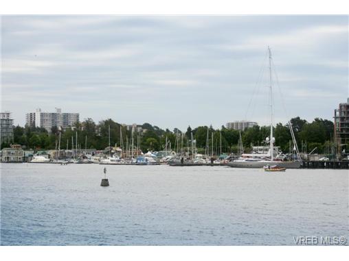 FEATURED LISTING: 2 - 216 Russell St VICTORIA