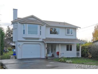 Main Photo: 735 Kelly Road in VICTORIA: Co Hatley Park Single Family Detached for sale (Colwood) : MLS®# 255926
