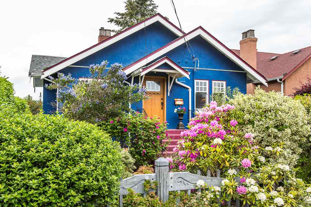 Main Photo: 211 Sixth Avenue in New Westminster: GlenBrooke North House for sale