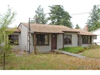 Main Photo: 2756 Claude Road in VICTORIA: La Langford Proper Single Family Detached for sale (Langford) : MLS®# 252986