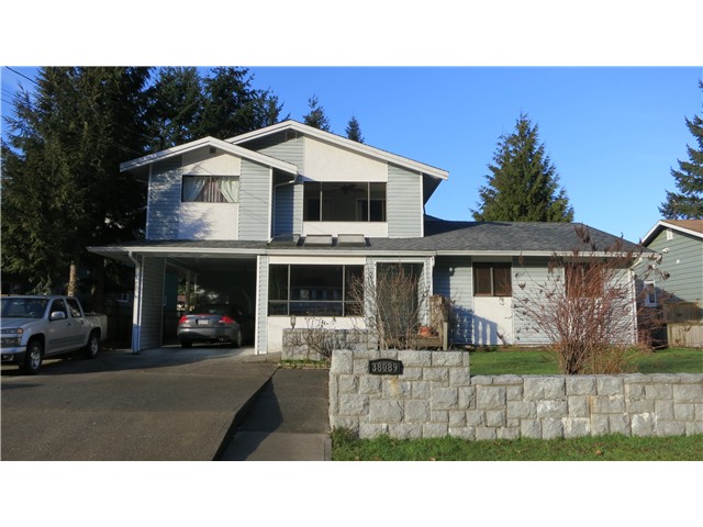Main Photo: 38089 GUILFORD DR in Squamish: Valleycliffe House for sale : MLS® # V1042661