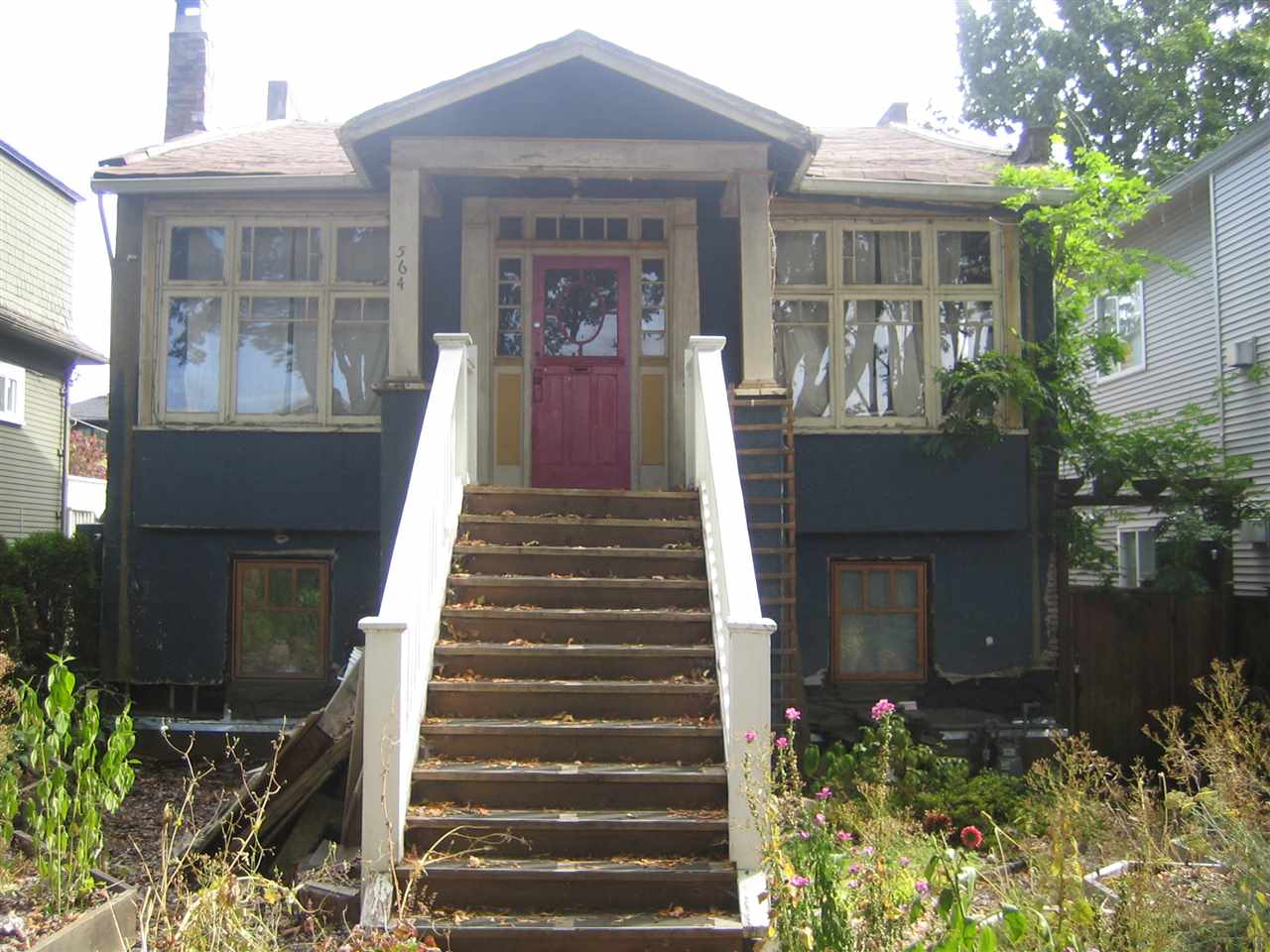 Main Photo: 564 W 17TH AVENUE in Vancouver: Cambie House for sale (Vancouver West) : MLS®# R2098382