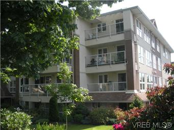 Main Photo: 408 1501 Richmond Avenue in VICTORIA: Vi Jubilee Condo Apartment for sale (Victoria) : MLS(r) # 295954