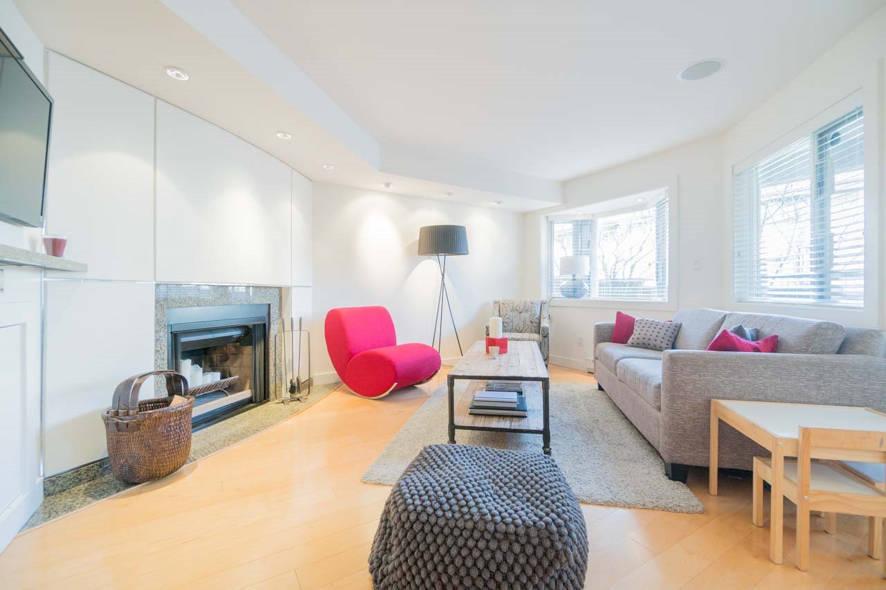 Main Photo: 2411 W 1ST AVENUE in Vancouver: Kitsilano Townhouse for sale (Vancouver West) : MLS®# R2140613