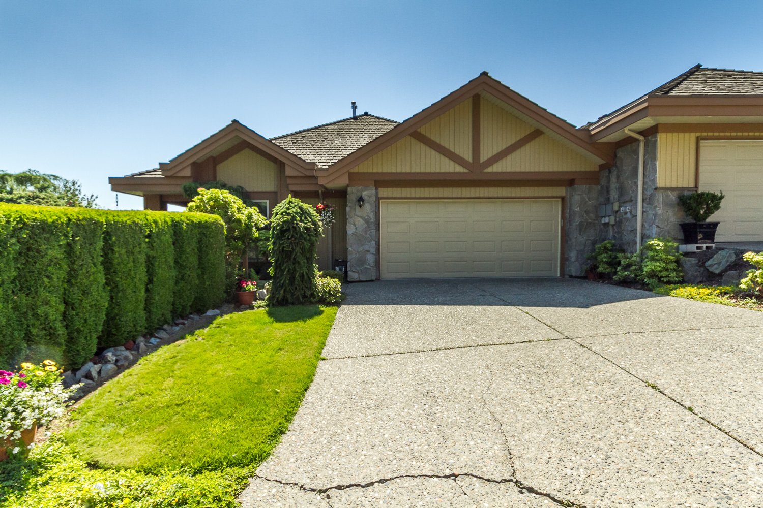 FEATURED LISTING: 17 35931 Empress Drive Abbotsford