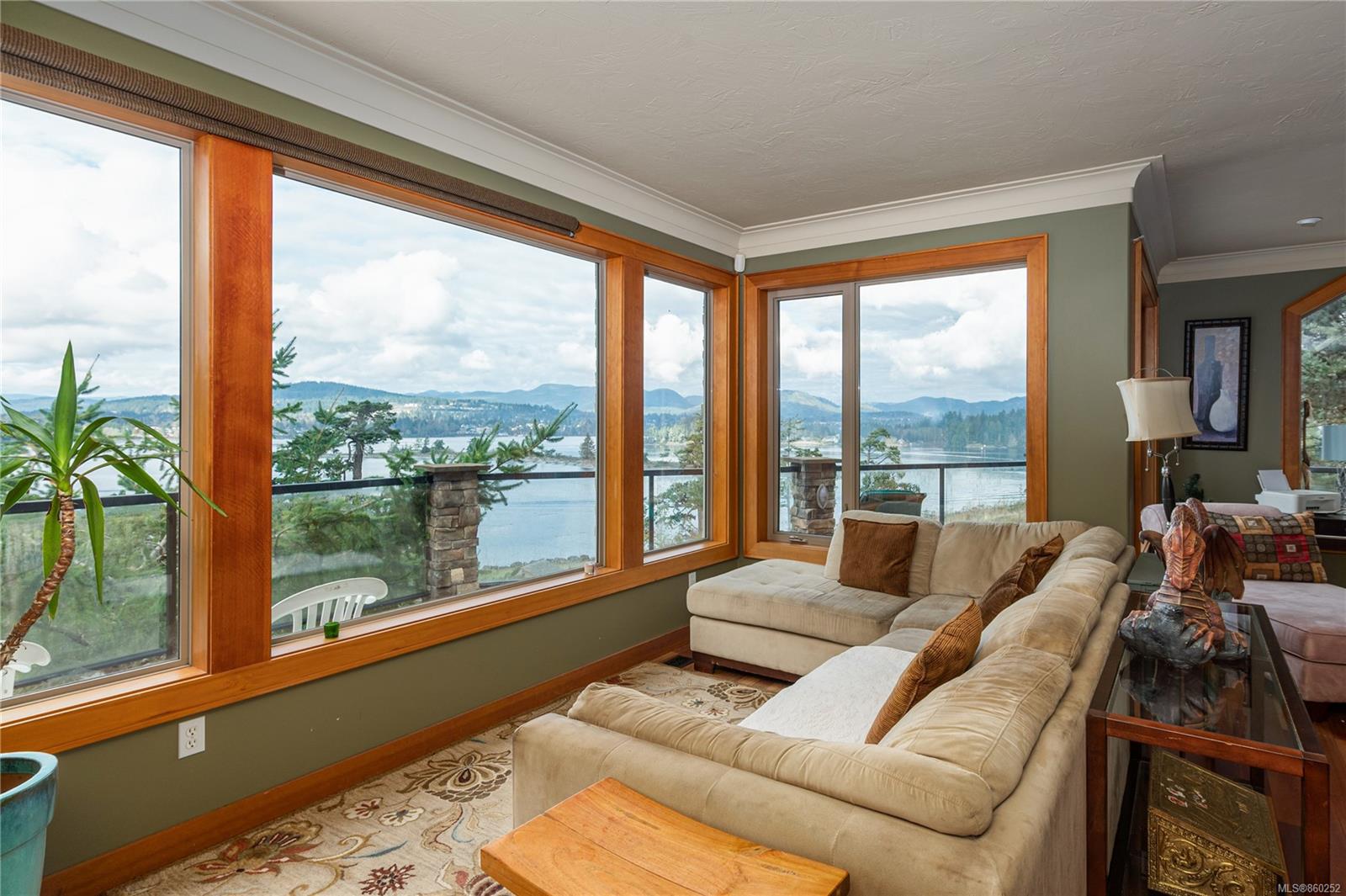 FEATURED LISTING: 7100 Sea Cliff Rd
