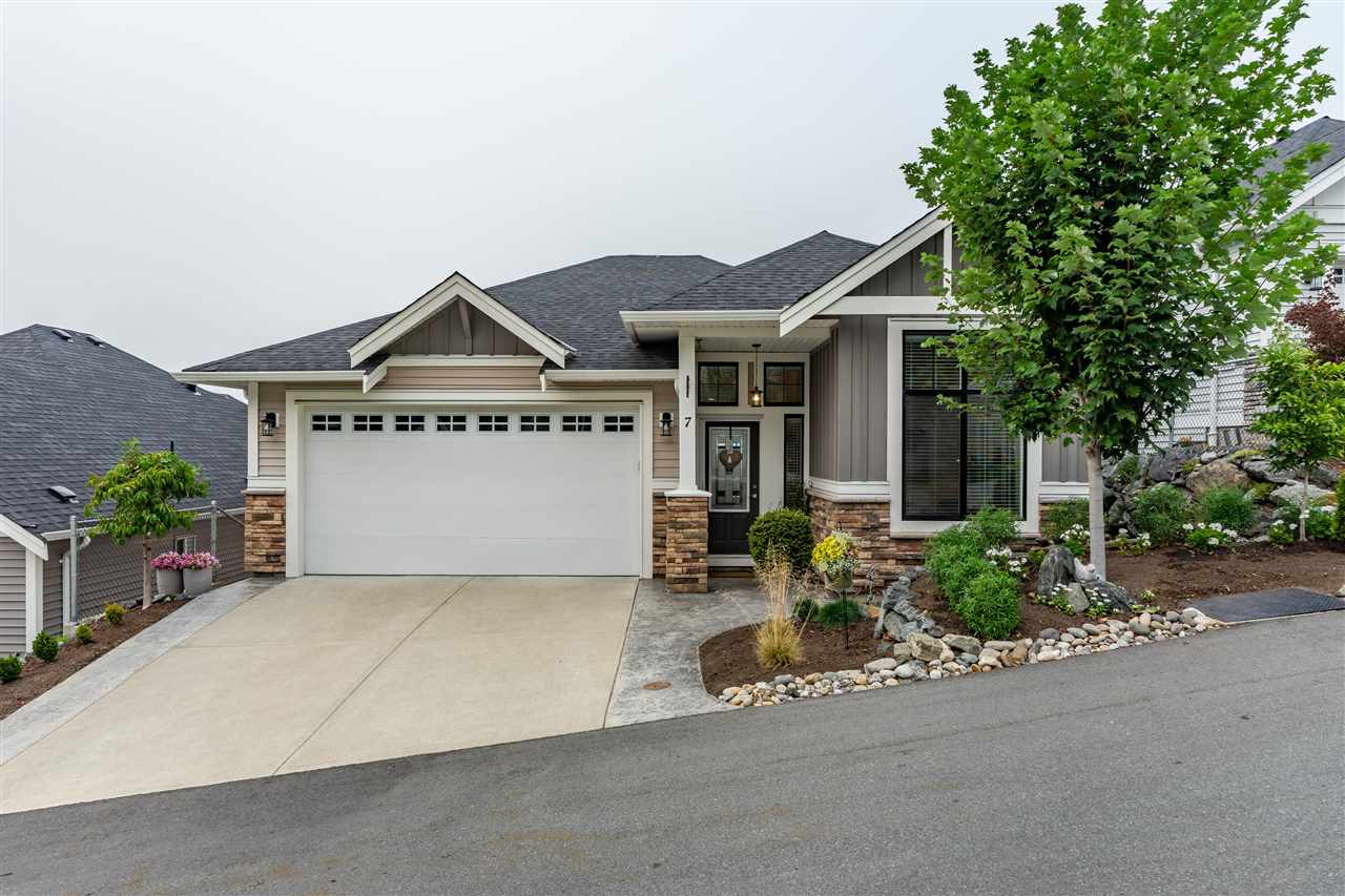 FEATURED LISTING: 7 - 47045 SYLVAN Drive Chilliwack