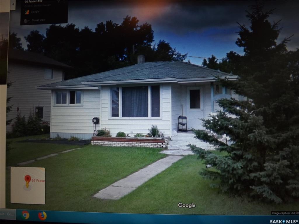 FEATURED LISTING: 96 Fraser Avenue Oxbow