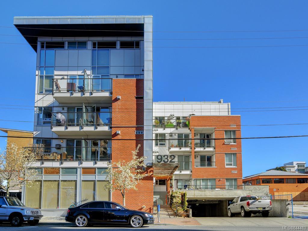 FEATURED LISTING: 201 - 932 Johnson St Victoria