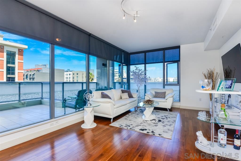 FEATURED LISTING: 302 - 575 6Th Ave San Diego