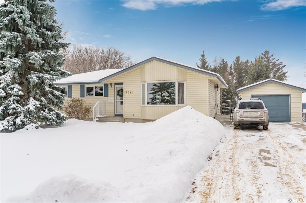 FEATURED LISTING: 3321 Mountbatten Street Saskatoon