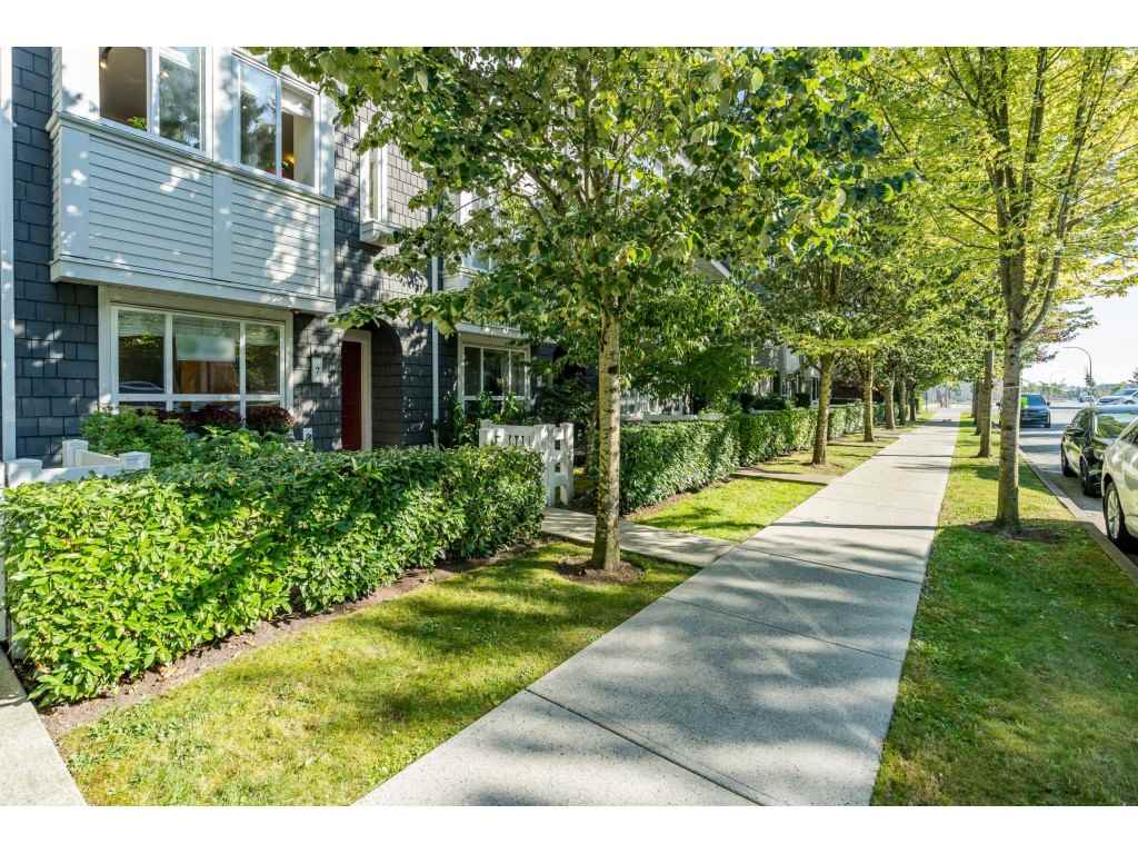 FEATURED LISTING: 7 - 2418 AVON Place Port Coquitlam