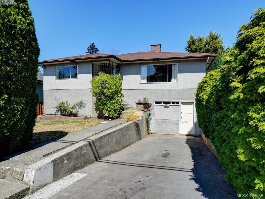 FEATURED LISTING: 888 Darwin Avenue VICTORIA