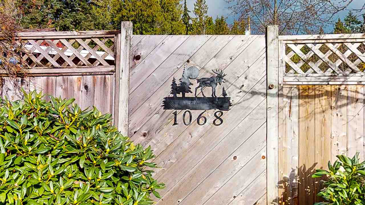 FEATURED LISTING: 1068 ROBERTS CREEK Road Roberts Creek