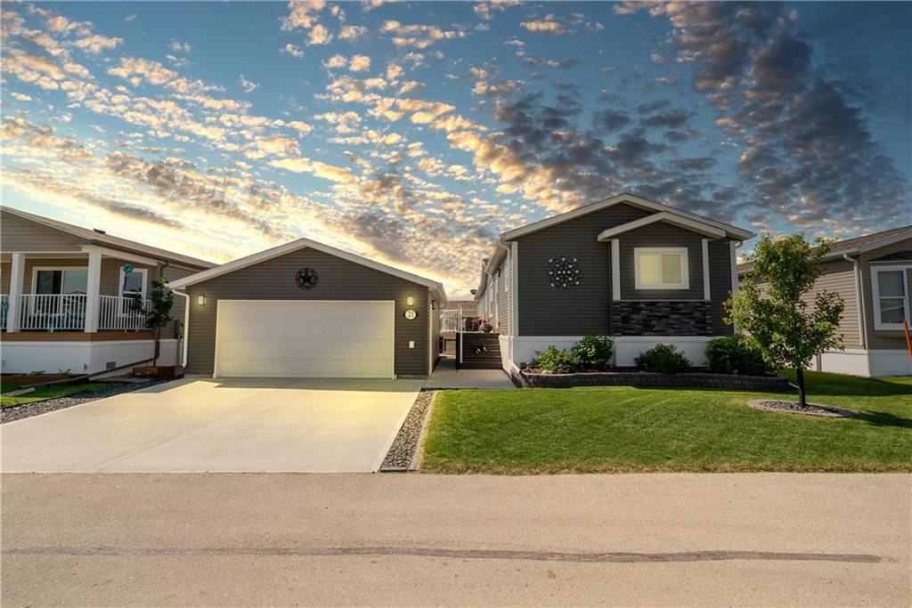FEATURED LISTING: 23 SUNSET Crescent MacDonald (town)