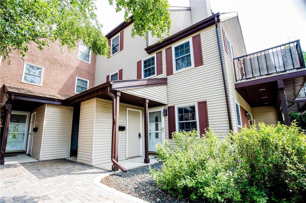 FEATURED LISTING: 4 - 630 Kenaston Boulevard Winnipeg