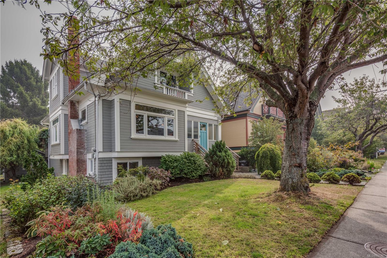 FEATURED LISTING: 319 Vancouver St
