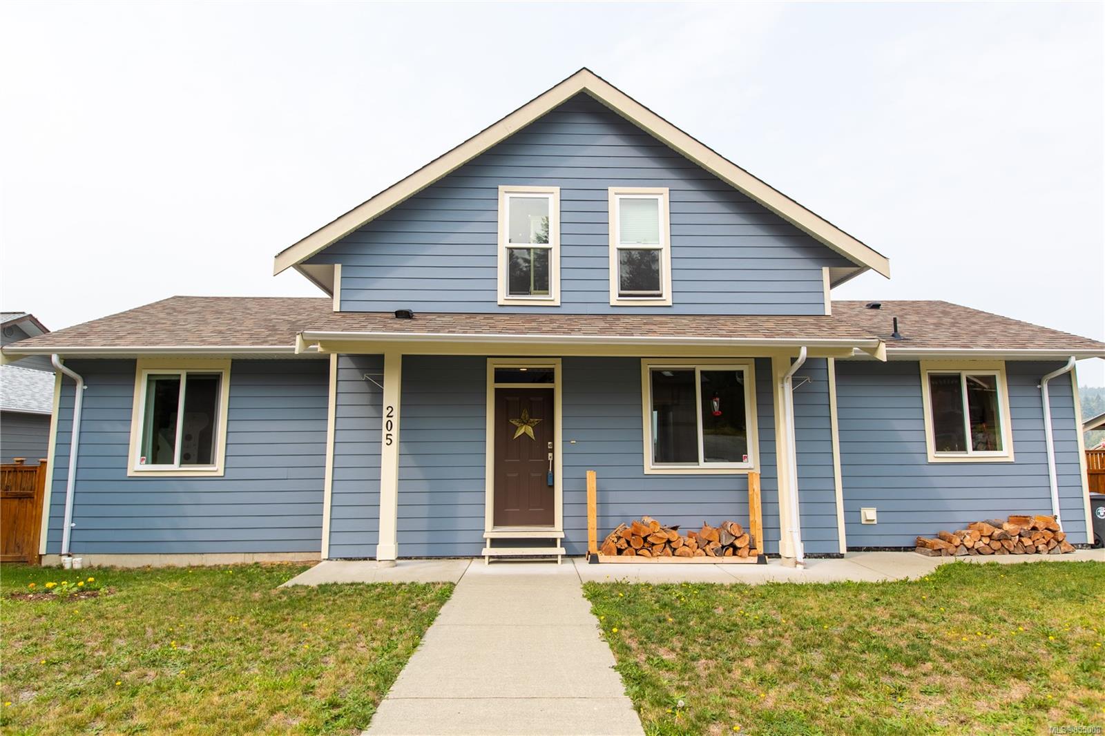 FEATURED LISTING: 205 Tal Cres
