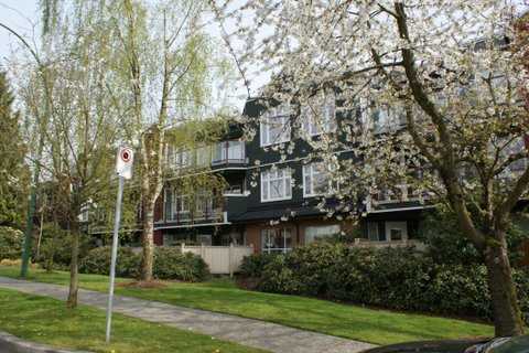 FEATURED LISTING: # 205 121 W 29TH ST North Vancouver