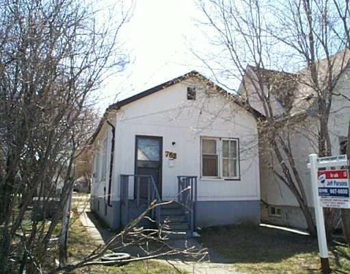 FEATURED LISTING: 762 FLORA Avenue Winnipeg