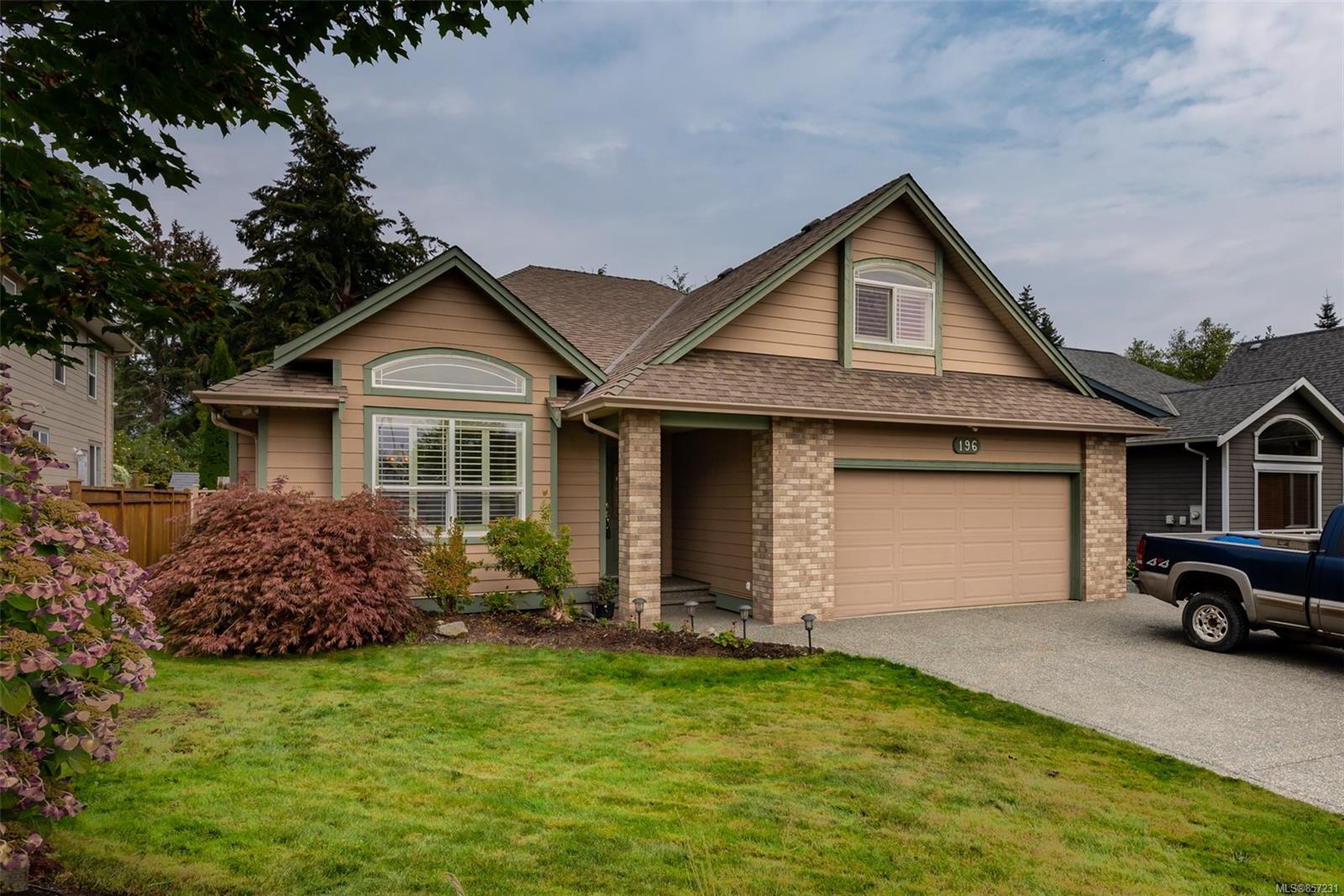 FEATURED LISTING: 196 Maryland Rd