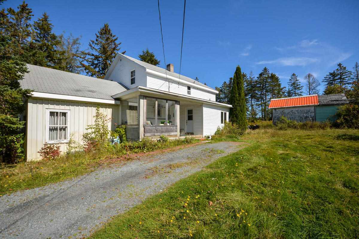 FEATURED LISTING: 7461 Highway #1 Ardoise