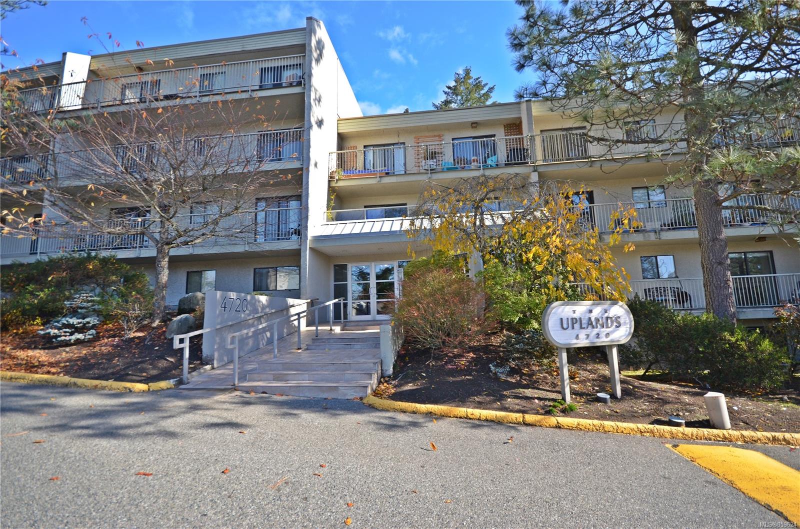 FEATURED LISTING: 405 - 4720 Uplands Dr