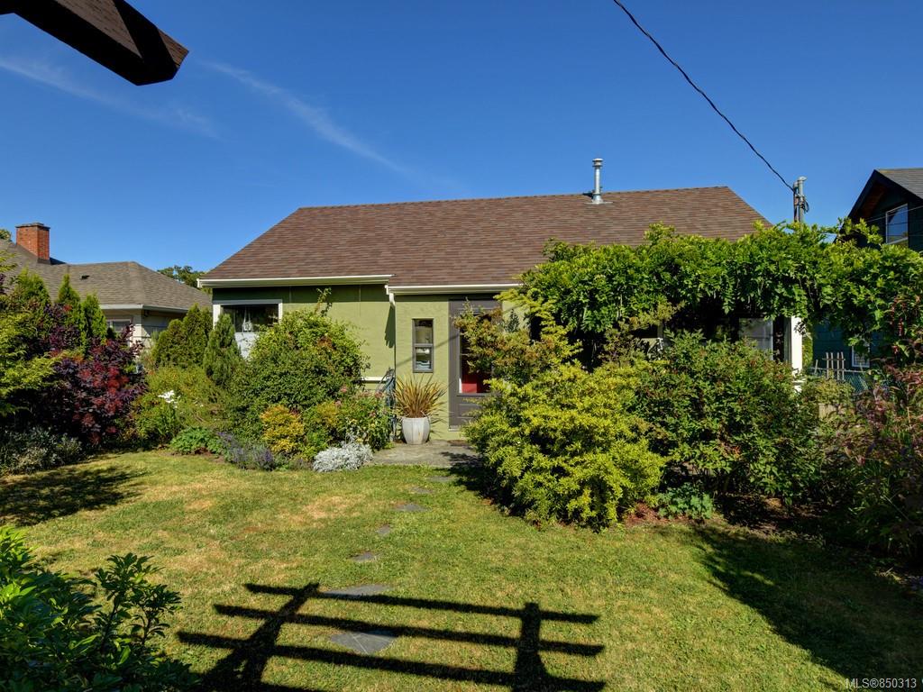 FEATURED LISTING: 2727 Scott St