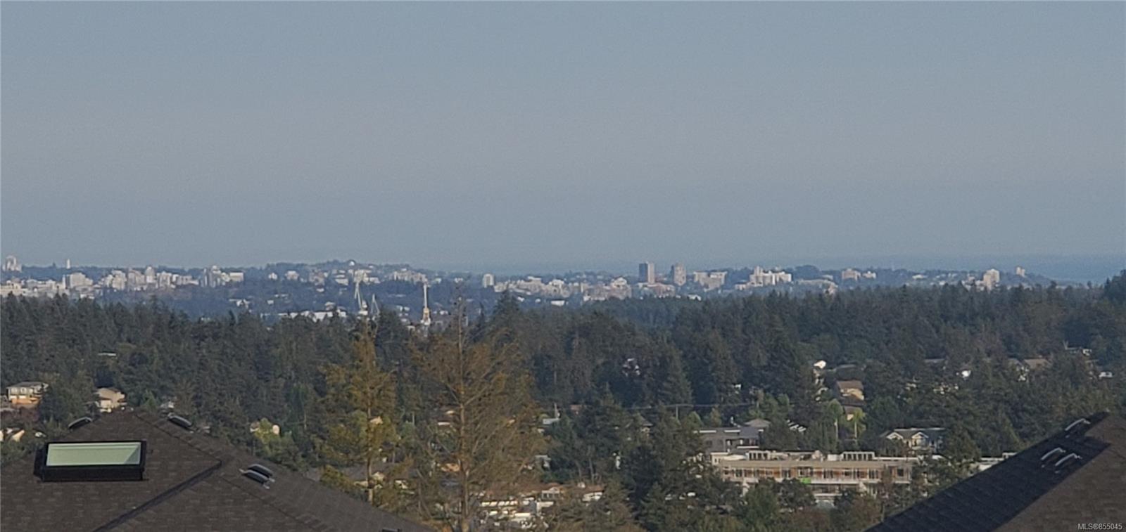 FEATURED LISTING: 2415 Azurite Cres