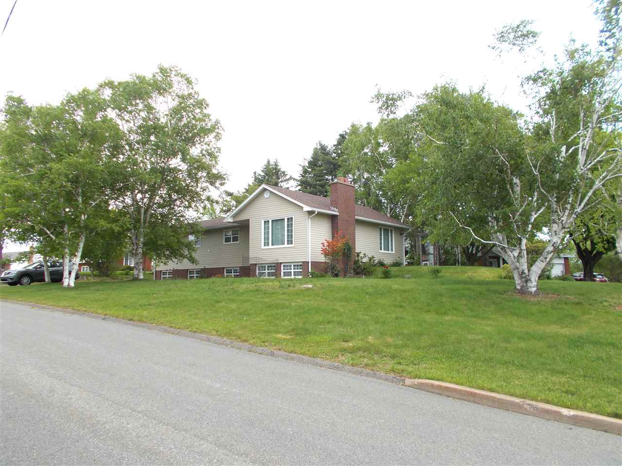FEATURED LISTING: 423 Essex Drive New Glasgow
