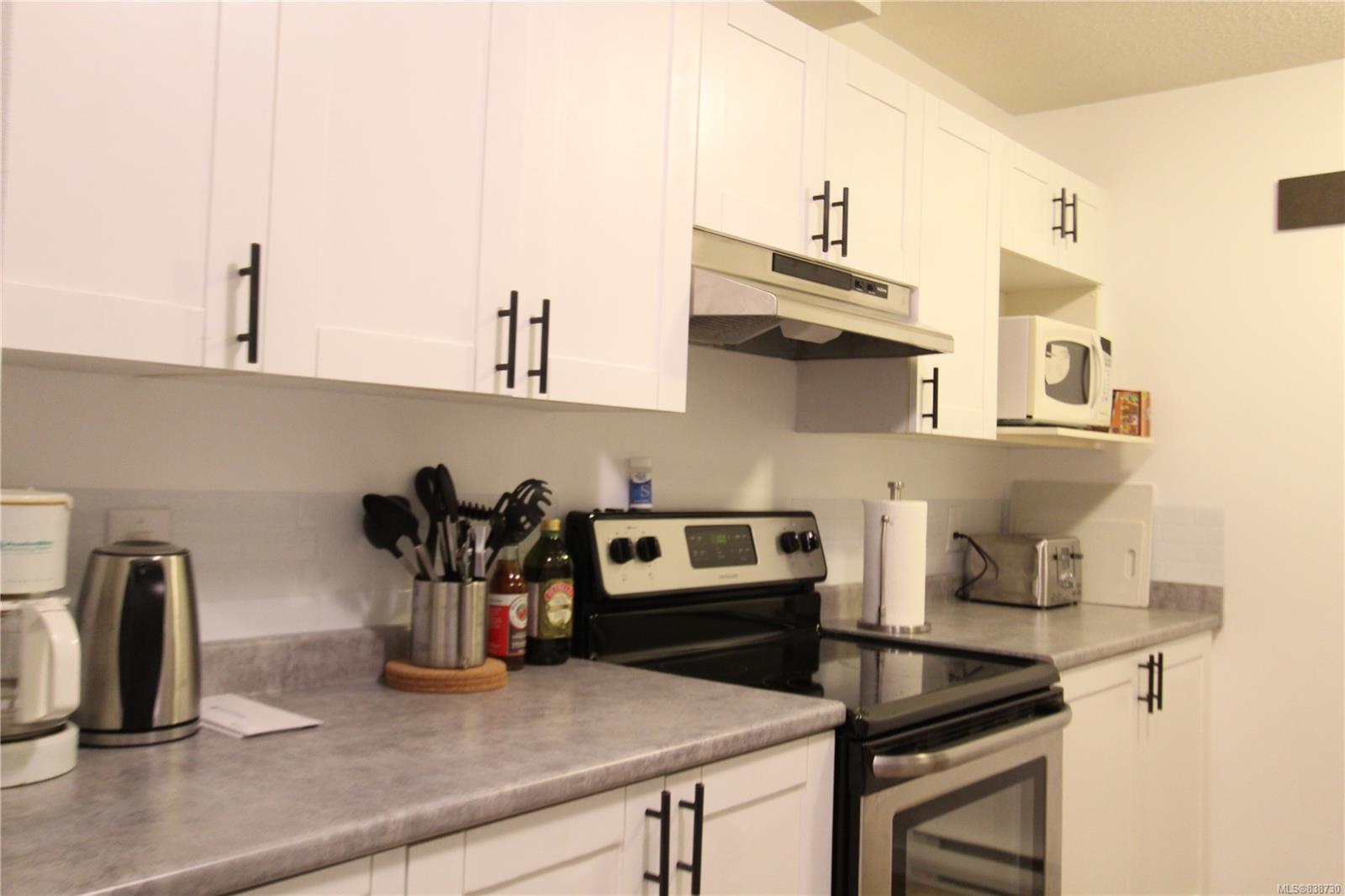 FEATURED LISTING: 301 - 567 Townsite Rd NANAIMO