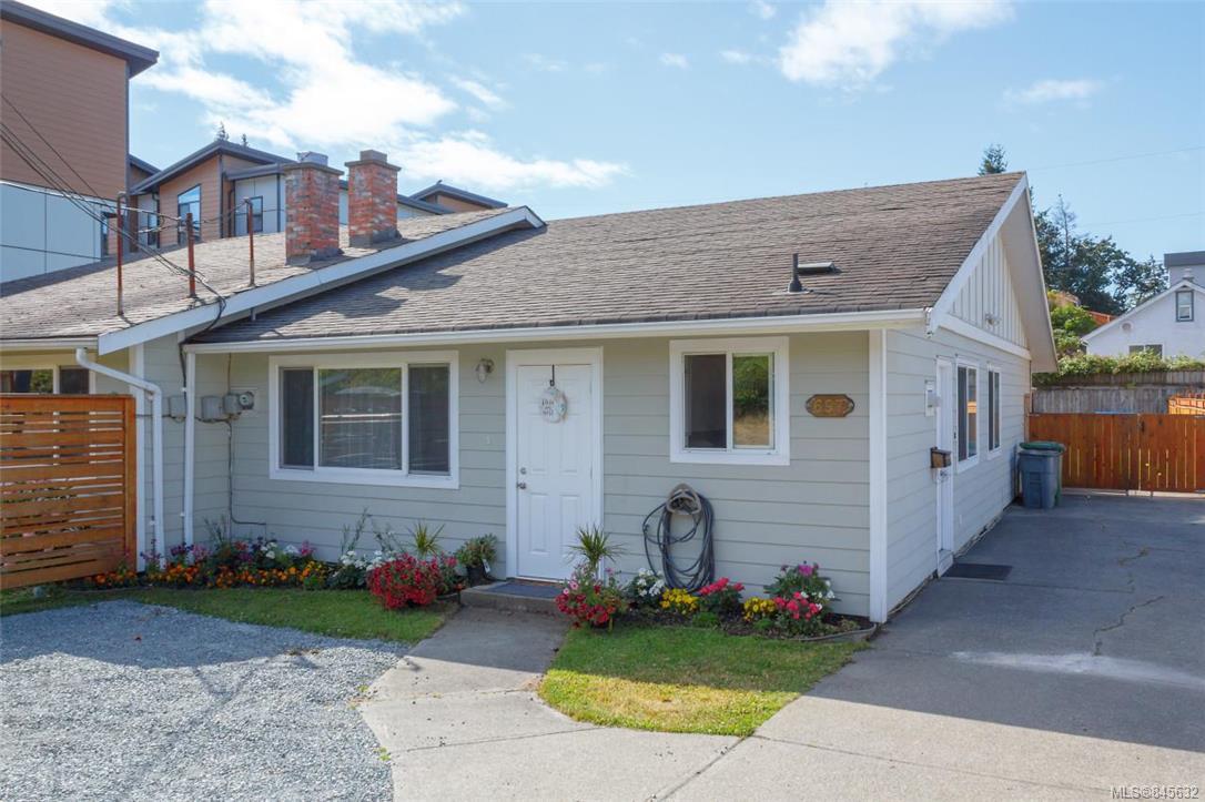 FEATURED LISTING: 697 Strandlund Ave