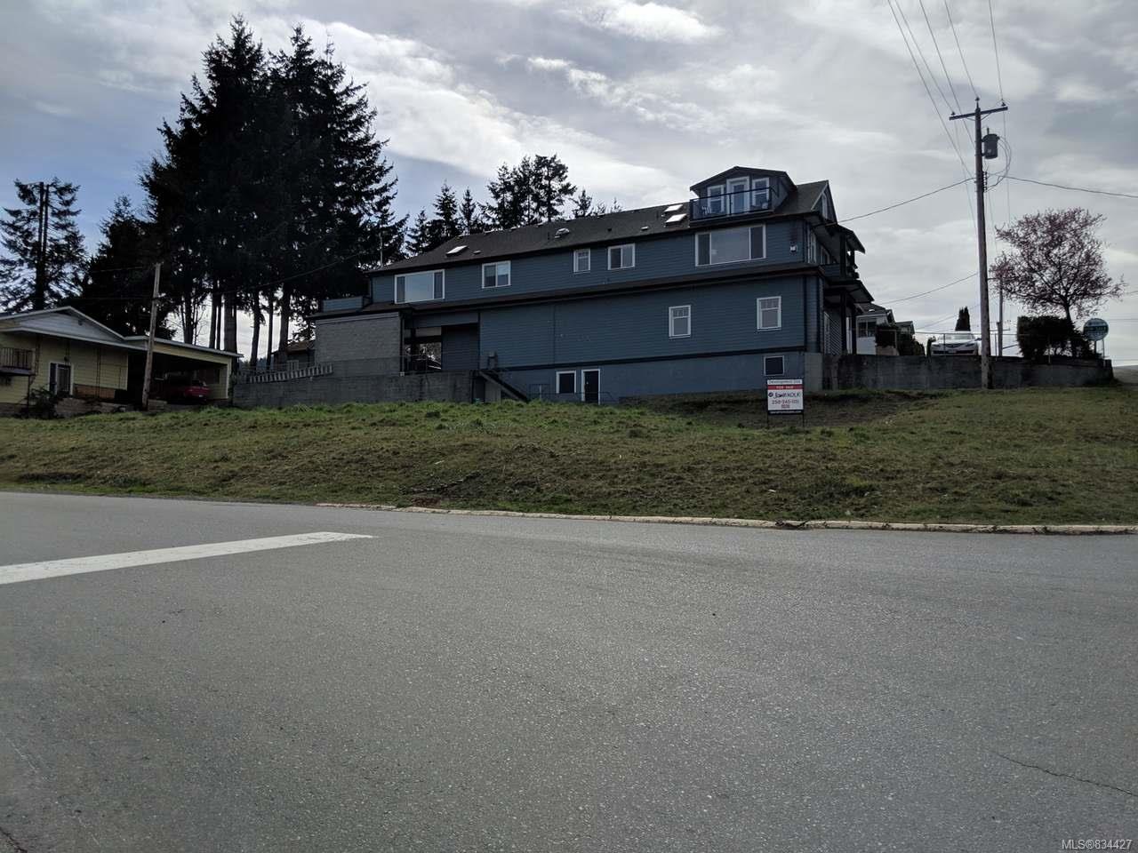 FEATURED LISTING: 340 2nd Ave LADYSMITH