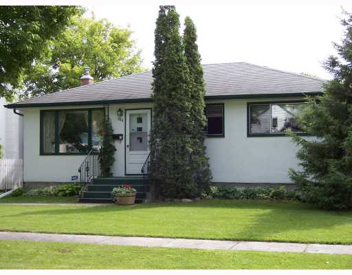 Main Photo: 586 SEVEN OAKS Avenue in WINNIPEG: West Kildonan / Garden City Single Family Detached for sale (North West Winnipeg) : MLS®# 2719359