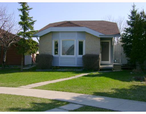 Main Photo: 142 CHARTER Drive in WINNIPEG: Maples / Tyndall Park Residential for sale (North West Winnipeg) : MLS®# 2808212