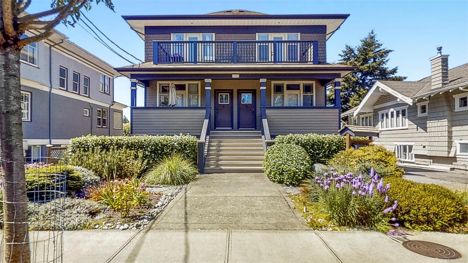 FEATURED LISTING: 1 - 220 Moss St