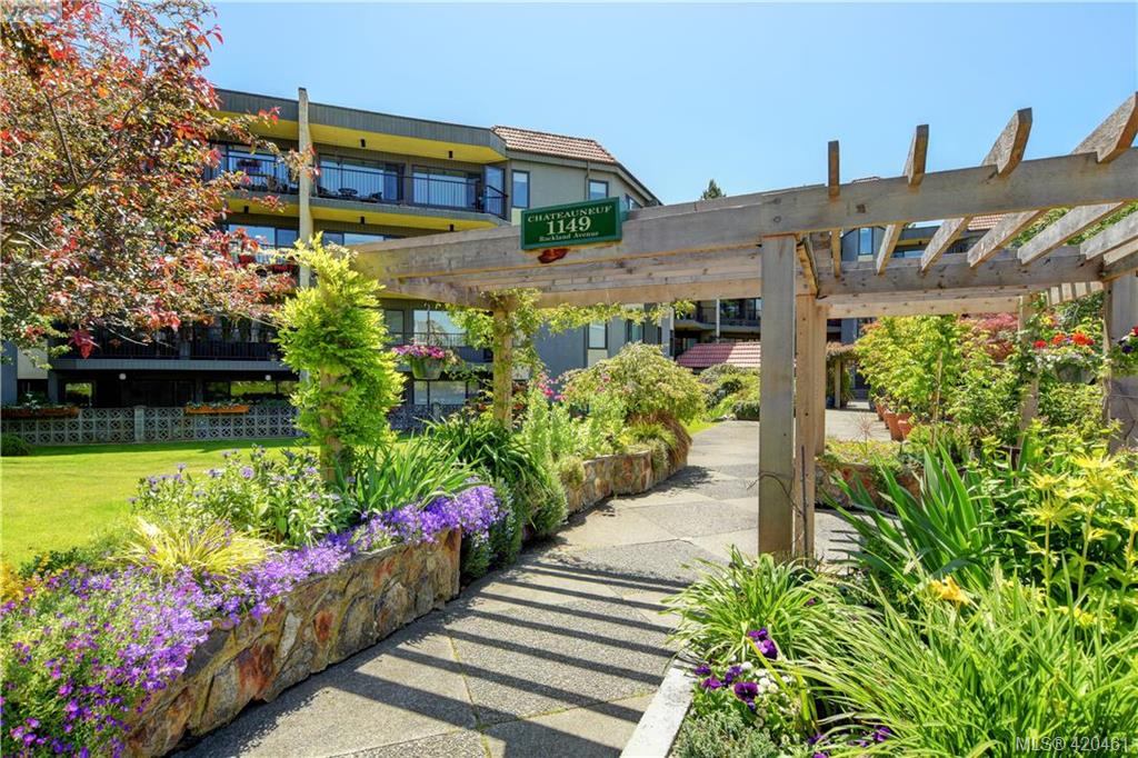 FEATURED LISTING: 201 1149 Rockland Avenue VICTORIA