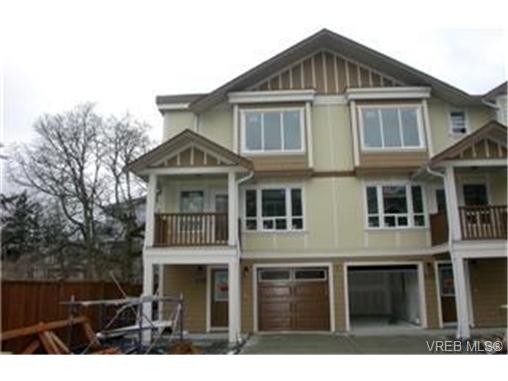 Main Photo: 103 827 Arncote Avenue in VICTORIA: La Langford Proper Townhouse for sale (Langford) : MLS®# 244281
