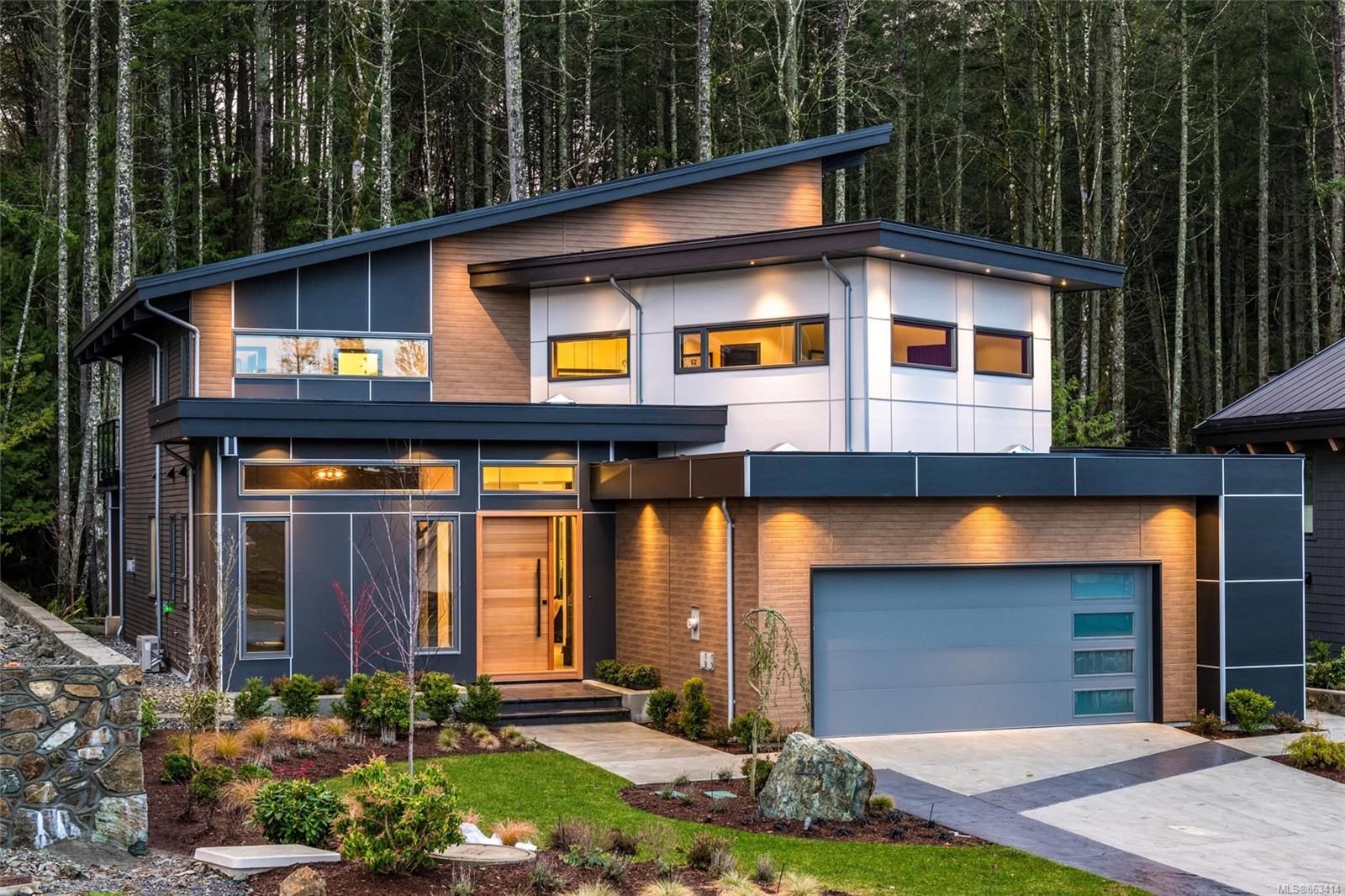 FEATURED LISTING: 2207 Riviera Pl