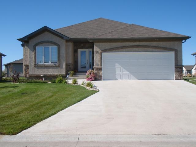 Main Photo: 48 Britton Bay in HEADINGLEY: Headingley North Condominium for sale (West Winnipeg) : MLS®# 1100541
