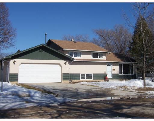 Main Photo: 36 SATURN Bay in WINNIPEG: Manitoba Other Residential for sale : MLS®# 2905473