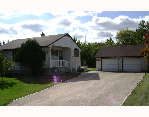 FEATURED LISTING: 722 FOXGROVE Avenue WINNIPEG