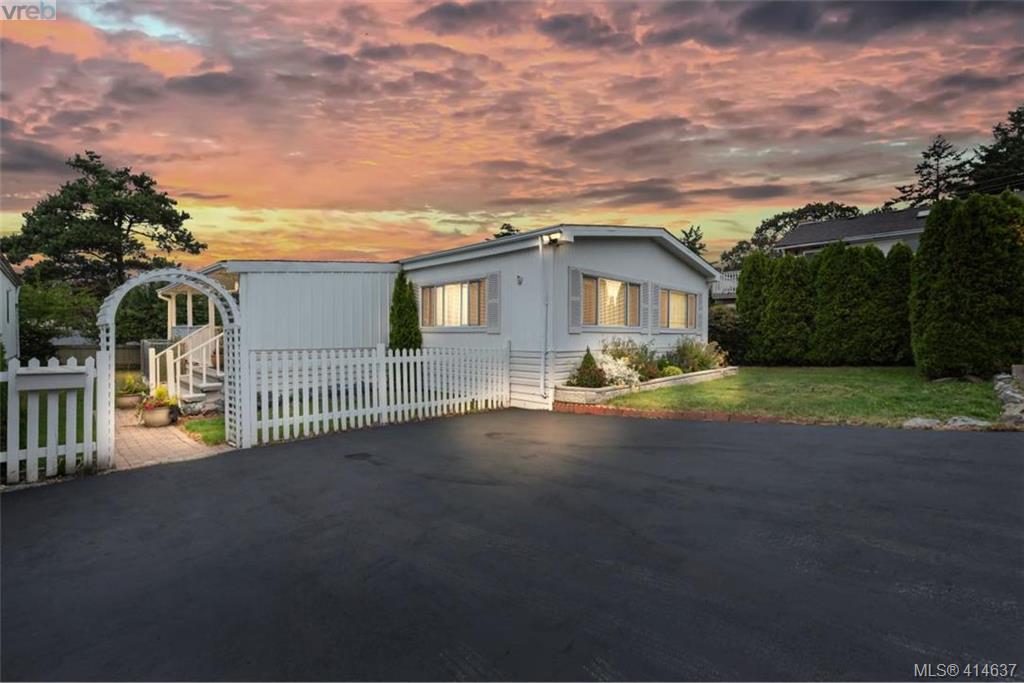 FEATURED LISTING: 9 - 1536 Middle Road VICTORIA