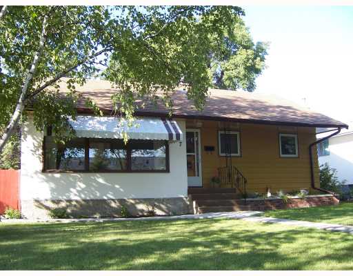 Main Photo: 17 AMARYNTH in WINNIPEG: Westwood / Crestview Residential for sale (West Winnipeg) : MLS®# 2816389